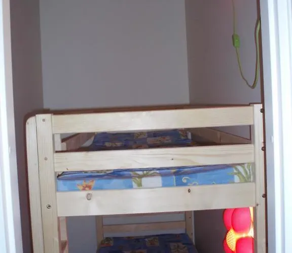 Chelsea Papiniidu 64 *